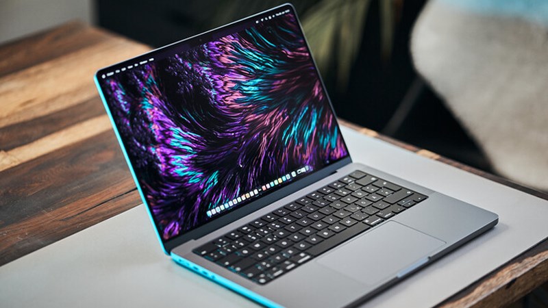 Lớp vỏ kim loại nguyên khối bằng nhôm So sánh cấu hình Macbook Pro M2 Pro và M2 Max - đâu là lựa chọn tốt - Thegioididong.com