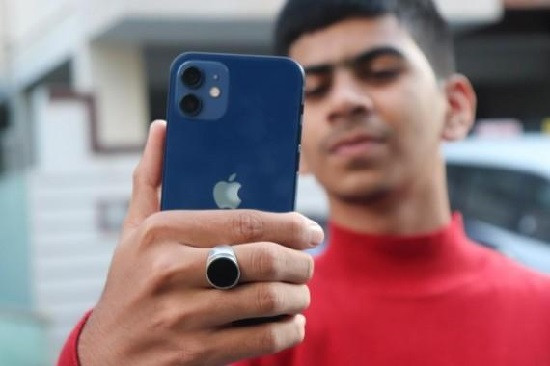 iPhone 12 bị sọc màn hình: Nguyên nhân và cách khắc phục hiệu quả