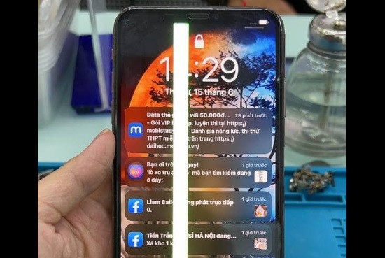 iPhone 12 bị sọc màn hình: Nguyên nhân và cách khắc phục hiệu quả
