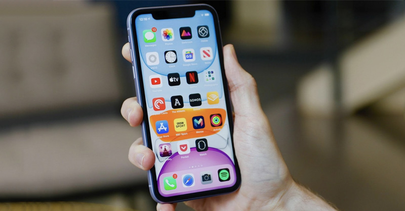 iPhone 11 bị sọc màn hình là do đâu? Cách khắc phục tình trạng này như thế nào?