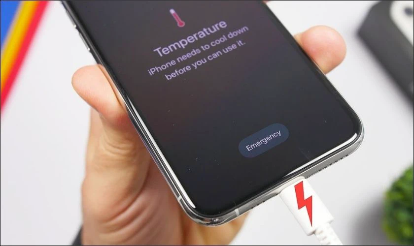 Khi nào chúng ta cần thay pin iPhone 15 Pro Max?