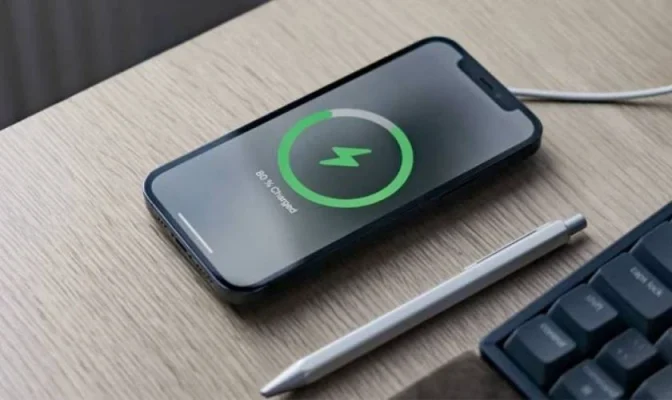 Khi nào cần thay pin iPhone 13?