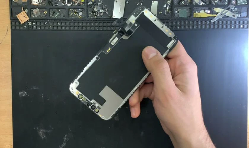 Nguyên nhân làm cho iPhone 12 Pro Max bị đơ màn hình và cách xử lý hiệu quả
