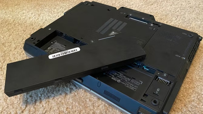 Cách khắc phục đơn giản khi laptop sạc không vào pin