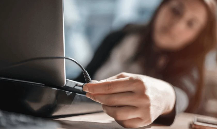 Nguyên nhân và cách khắc phục khi laptop không lên nguồn