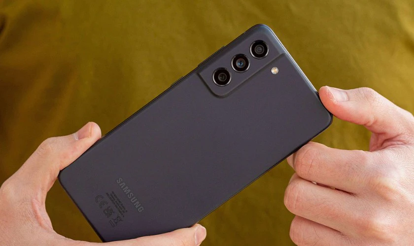 Màn hình Samsung S21 Fe bị sọc: Nguyên nhân và cách khắc phục