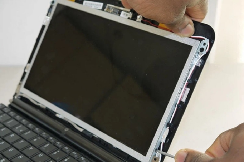 Sửa lỗi chảy mực màn hình laptop đơn giản