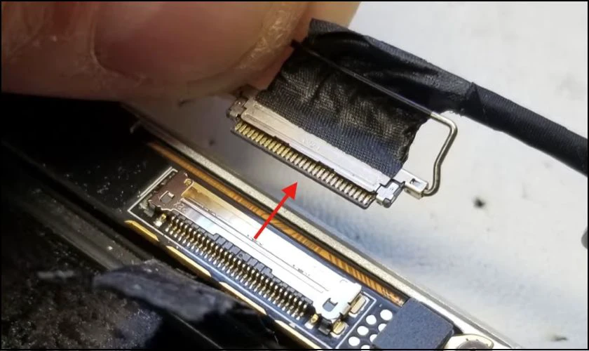 Nguyên nhân, cách khắc phục màn hình MacBook bị sọc