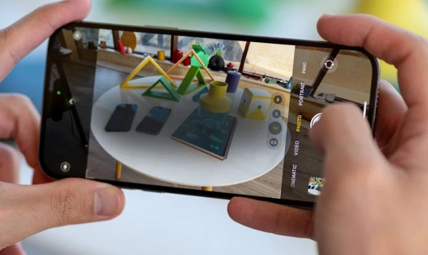 iPhone 14 Pro Max chụp ảnh bị tối phải làm sao?